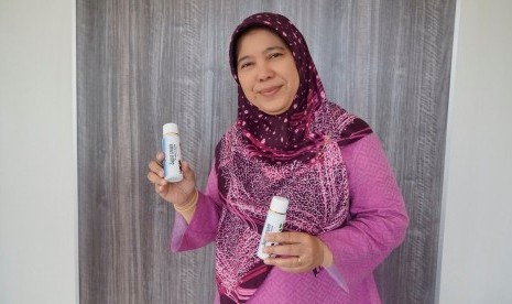 Krim Anti Mastitis: Dosen Fakultas Pertanian-Peternakan (FPP) Universitas Muhammadiyah Malang  (UMM) Profesor drh. Lili Zalizar berhasil menciptakan krim anti mastitis  untuk ternak sapi perah. 