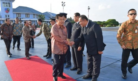 Wapres Jusuf Kalla Bertolak ke Solo: Wakil Presiden RI Jusuf Kalla bertolak ke Solo untuk membuka Rapat Koordinasi Nasional Badan Amil Zakat Nasional (Baznas) 2019 di Solo, Jawa Tengah, Senin (4/3) malam.