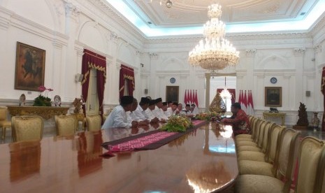 Jokowi - APTRI: Asosiasi Petani Tebu Rakyat Indonesia (APTRI) hadir di Istana Merdeka memenuhi undangan Presiden Jokowi, Selasa (5/3).