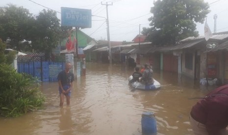 Banjir di Kabupaten Bandung, tepatnya di Baleendah, Bojongsoang dan Dayeuhkolot semakin meluas, Kamis (7/3). Akibat hujan deras yang terjadi, Rabu (6/3) siang.