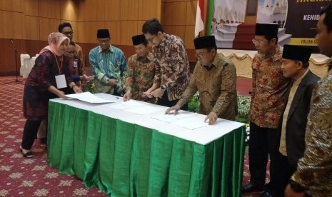 MUI, Kementerian Agama dan Komisi Penyiaran Indonesia menandatangani kesepakatan koordinatif kerjasama (MoU) pada Rabu (13/3).