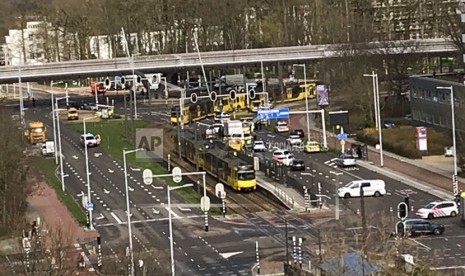 Insiden penembakan terjadi pada sebuah trem di Utrecht, Belanda, Senin (18/3).