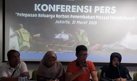 Handra Yaspita, Nurhamidah, Yulierma dan Alhamdani keluarga dari Zul Firmansyah (40 tahun) dan anaknya Averro'es Omar Syah (2) korban teroris di Selandia Baru. Mereka mendapat bantuan dan diberangkatkan ACT ke Selandai Baru. 