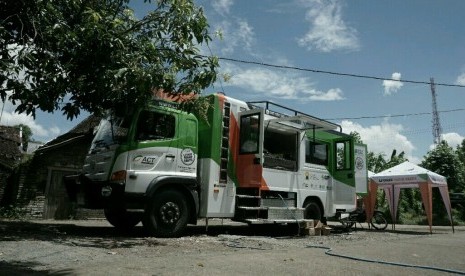  Operasional perdana dari Humanity Food Truck 2.0 di Kecamatan  Imogiri, Kabupaten Bantul, DIY, Kamis (21/3).