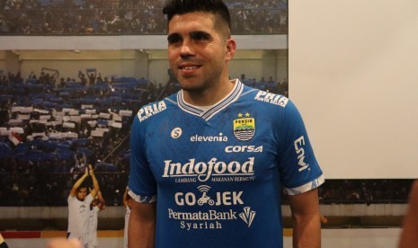 Persib memperkenalkan pemain anyarnyam Fabiano Beltrame di Graha Persib, Jalan Sulanjana, Kota Bandung, Sabtu (24/3).