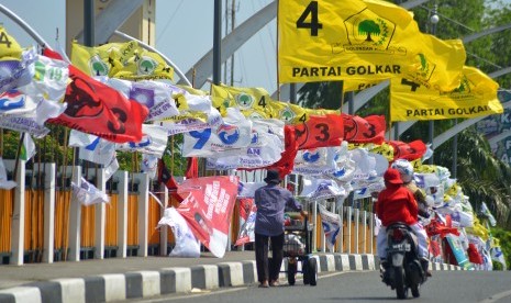 Bantuan Rp 600 Juta untuk 18 Parpol di Aceh Barat dicairkan. Foto bendera parpol di Aceh (ilustrasi) 