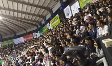 Antusiasme penonton final IBL 2018/2019 di GOR C-Tra Arena, Kota Bandung (ilustrasi). Lanjutan kompetisi IBL 2020 hampir pasti tanpa penonton. 