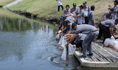 Peringatan Hari Air Sedunia di Embung Kaliaji, Kecamatan Turi,  Kabupaten Sleman, DIY, Sabtu (23/3).