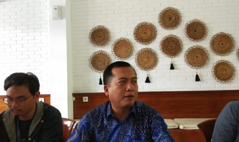 Direktur PWNI dan BHI Kemenlu, Lalu Muhammad Iqbal dalam temu media di Jakarta, Senin (1/4). 