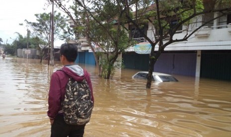 Akses jalan terendam banjir (ilustrasi)