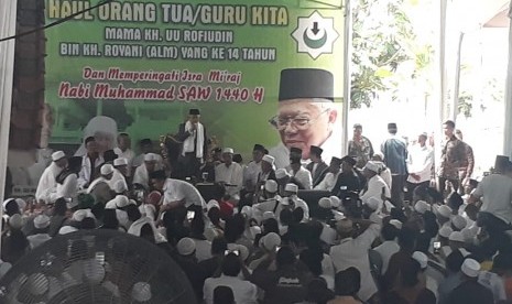 Calon Wakil Presiden (Cawapres) nomor urut 01, KH. Ma'ruf Amin menyampaikan tausiyah dalam acara deklarasi dukungan ulama dan kiai se-Keresidenan Bogor, Cianjur, dan Sukabumi di Pondok Pesantren Nurul Huda, Cijeruk, Kabupaten Bogor, Kamis (11/4) sore.