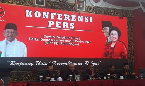 Badan Saksi Pemilu Nasional Pusat PDI Perjuangan mempublikasikan data perolehan suara Pemilihan Presiden 2019 versi PDIP di Kantor DPP PDIP, Jalan Diponegoro, Menteng, Jakarta, Jumat (19/4).