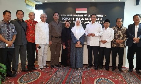 Menteri Koordinator Pembangunan Manusia dan Kebudayaan (Menko  PMK), Puan Maharani, bersama Menteri Kesehatan (Menkes) Nila Djuwita F.  Moeloek, Menteri Agama (Menag) Lukman Hakim Saifuddin, Duta Besar RI untuk  Saudi Agus Maftuh Abegebriel, meresmikan gedung Klinik Kesehatan Haji  Indonesia (KKHI) di Madinah.