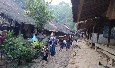 135 Balita di Badui Alami Stunting. Suasana pagi Urang Kanekes atau Suku Badui di Pagi hari di Desa Kanekes, Lebak, Banten.