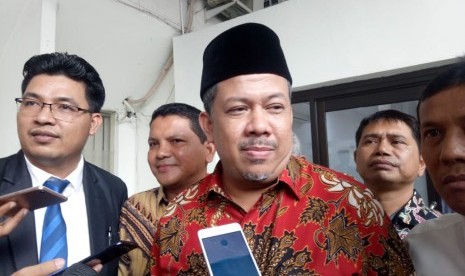 Fahri Hamzah saat tiba di Pengadilan Negeri Jakarta Selatan untuk menjadi saksi fakta dalam sidang lanjutan kasus hoaks ratna Sarumpaet, Selasa (7/5).