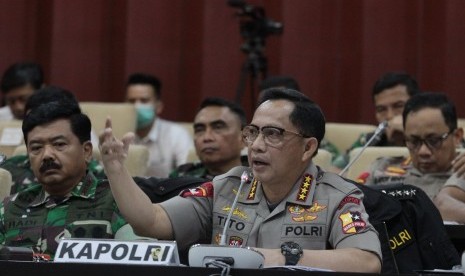 Kapolri Jenderal Pol Tito Karnavian (kanan).