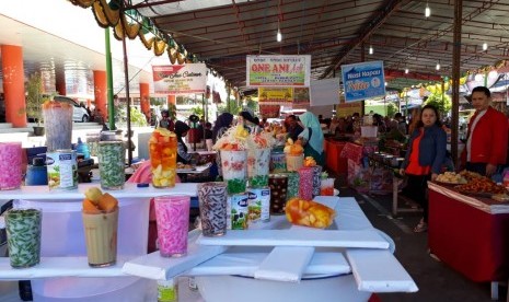 Kepala Dinas Perdagangan, Koperasi dan Usaha Kecil Menengah (Perdakop UKM) Kota Padang Panjang, Arpan, mengatakan ada beberapa titik Pasar Pabukoan (pasar dengan menu untuk berbuka) di Padang Panjang.