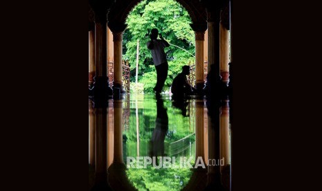 Lewatkan Shalat Jumat, Enam Pria di Malaysia Dipenjara. Foto ilustrasi shalat Jumat.