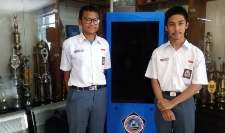 Naufal Aditya (kiri) dan Naufal Aqila (kanan). Siswa SMKN 1 Cimahi.