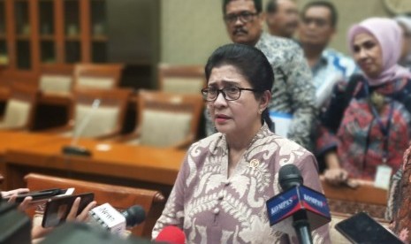 Menkes Nila Djuwita Moeloek di Kompleks DPR RI, Jakarta, Selasa (14/5). 