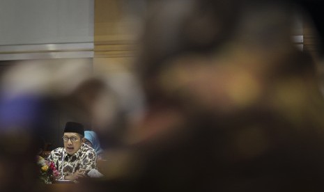 Menteri Agama Lukman Hakim Saifuddin menyampaikan paparan dalam rapat kerja bersama Komisi VIII DPR di Kompleks Parlemen, Senayan, Jakarta, Kamis (16/5/2019). 