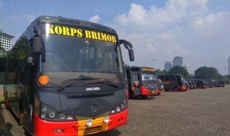 Sejumlah kendaraan operasional milik TNI dan Polri disiagakan dikawasan Monas jelang aksi 22 Mei