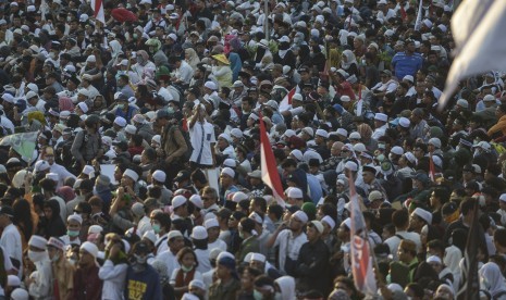 Demonstran menggelar aksi 22 Mei di depan gedung Bawaslu, Jakarta, Rabu (22/5/209). 