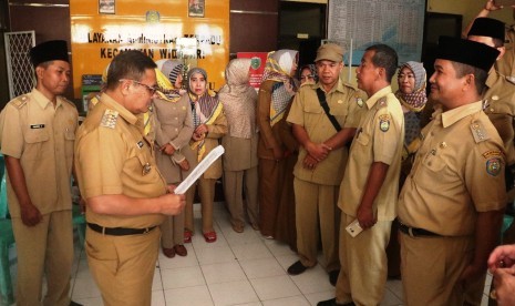 Sidak pascalibur lebaran, Bupati Indramayu, Supendi, temukan ada satu ASN mangkir. 