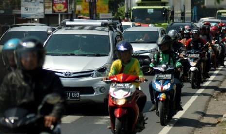 Kendaraan pemudik khususnya ke Cianjur tergolong jauh.