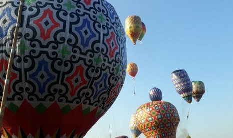 Tradisi menerbangkan balon udara pada saat syawalan telah diakomodir oleh Pemda melalui Festival Balon Udara, tapi masih ada temuan balon udara yang terbang liar, (ilustrasi)