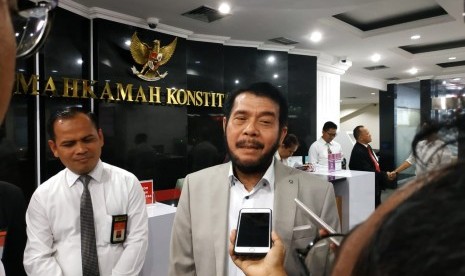 Ketua MK,  Anwar Usman, memberikan keterangan usai meninjau persiapan akhir sidang PHPU Pilpres, Rabu (12/6). Menurut Anwar,  MK siap begadang demi selesaikan perkara sengketa pilpres. 