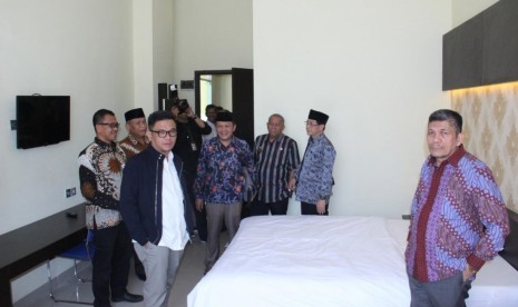  Komisi VIII DPR/RI melakukan peninjauan persiapan Embarkasi  Haji Makassar dalam melayani calon jamaah haji 2019 nanti. 