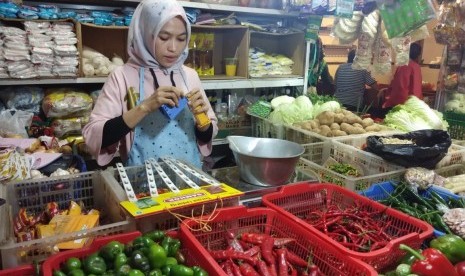 Harga sejumlah bahan pokok di pasar tradisional Kota Kediri mulai merangkak naik menjelang Natal 2019 dan Tahun Baru 2020.