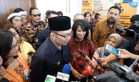 Gubernur Jawa Barat, Ridwan Kamil membuka bazzar buku terbesar Big Bad Wolf di Mason Pine Hotel, Kota Baru Parahyangan, Kabupaten Bandung Barat, Kamis (27/6)