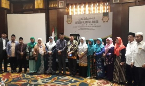 BANDUNG -- Ijtima Ulama Alquran Tingkat Nasional menghasilkan enam rekomendasi untuk terjemahan Alquran edisi penyempurnaan di Bandung, Rabu (10/7).