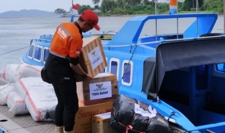 Badan Amil Zakat Nasional (Baznas) menerjunkan tim untuk membantu dan melayani korban terdampak gempa bumi dengan magnitudo 7,2  di Kabupaten Halmahera Selatan, Maluku Utara