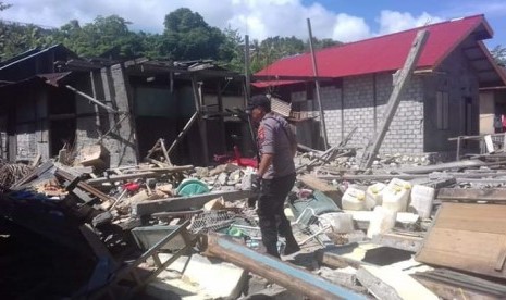 Suasana masyarakat terdampak gempa bumi di Halmahera Selatan.