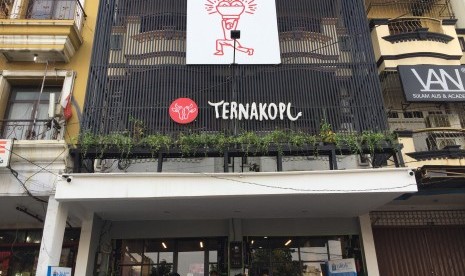 Kedai Mangkokku. Startup kuliner Mangkokku mengumumkan pendanaan pertamanya (seed funding) sejumlah 2 juta dolar atau Rp 29 miliar dari firma modal ventura Alpha JWC Ventures. 