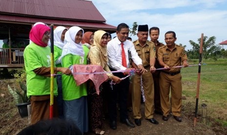 PT Pertamina (Persero) DPPU Minangkabau merayakan Hari Anak Nasional 2019, Anak Paten (Pintar Sehat Senang) dengan meresmikan Kantin Sehat du SMA 2 Batang Anai, Kabupaten Padang Pariaman, Selasa (23/7).