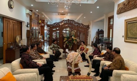 Prabowo Subianto tiba di rumah Megawati di Jalan Teuku Umar, Jakarta Pusat pada Rabu (24/7).