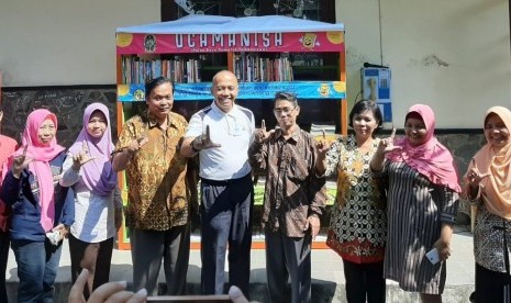 Peresmian pojok baca Ocamanisa di Komplek Taman Siswa, Jumat  (26/7). 