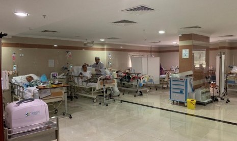 KKHI Madinah memiliki fasilitas kesehatan lengkap. Seperti Unit Gawat Darurat (UGD), Intensive Care Unit (ICU), dan ruang perawatan dengan daya tampung memadai.