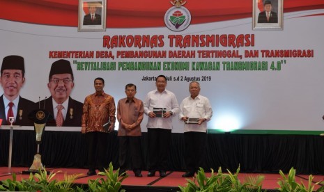 Wakil Presiden Jusuf Kalla saat  membuka Rakornas Transmigrasi Tahun 2019 di Ballroom Hotel Sultan Jakarta, Kamis (01/08).