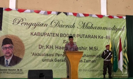 Ketua Umum PP Muhammadiyah, Haedar Nashir, dalam Pengajian Daerah Muhammadiyah di Leuwiliang, Kabupaten Bogor, Jawa Barat, Selasa (6/8). 