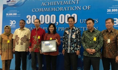 PT Panasonic Manufacturing Indonesia (PMI) menyelenggarakan Ceremony of 30 Million Water Pump Production Achieveme di Pabrik PMI, Bogor, Kamis (8/8). 