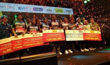 PB Djarum memberikan bonus hadiah bagi para atlet bulutangkis yang berprestasi Indonesia Open dan Asian Junior Championship 2019 di Plaza Senayan, Jakarta, Kamis (8/8).