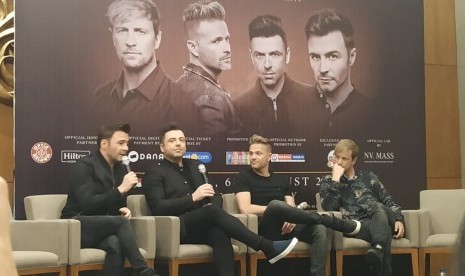 Grup vokal asal Irlandia, Westlife, saat konferensi pers sebelum konser malam kedua, di ICE BSD City, Tangerang, Rabu (7/8).