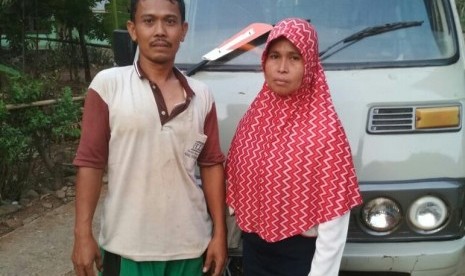 Herman Antoni (20) anak buruh tani dan sopir mobil pengangkut barang yang berhasil diterima menjadi anggota Kepolisian Negara Republik Indonesia (Polri), Senin (12/8). 