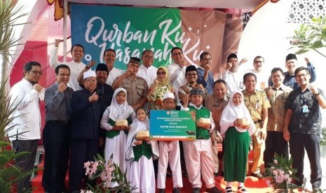 BNI Syariah menggelar rangkaian program Qurbanku Hasanahku salah satunya di SDIT Al Husna Tanjung Priok, Jakarta Utara, Senin (12/8)