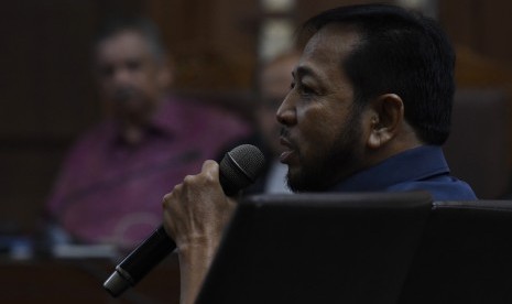 Terpidana kasus e-KTP Setya Novanto bersaksi dalam sidang lanjutan kasus dugaan suap proyek PLTU Riau-1, dengan terdakwa mantan Dirut PLN Sofyan Basir di Pengadilan Tipikor, Jakarta, Senin (12/8/2019). 